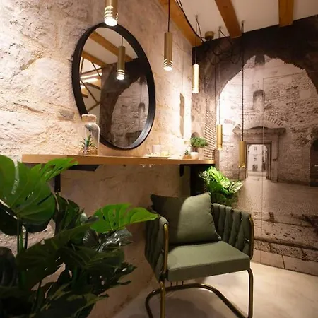 Luxury Lilly 2 Σπλιτ